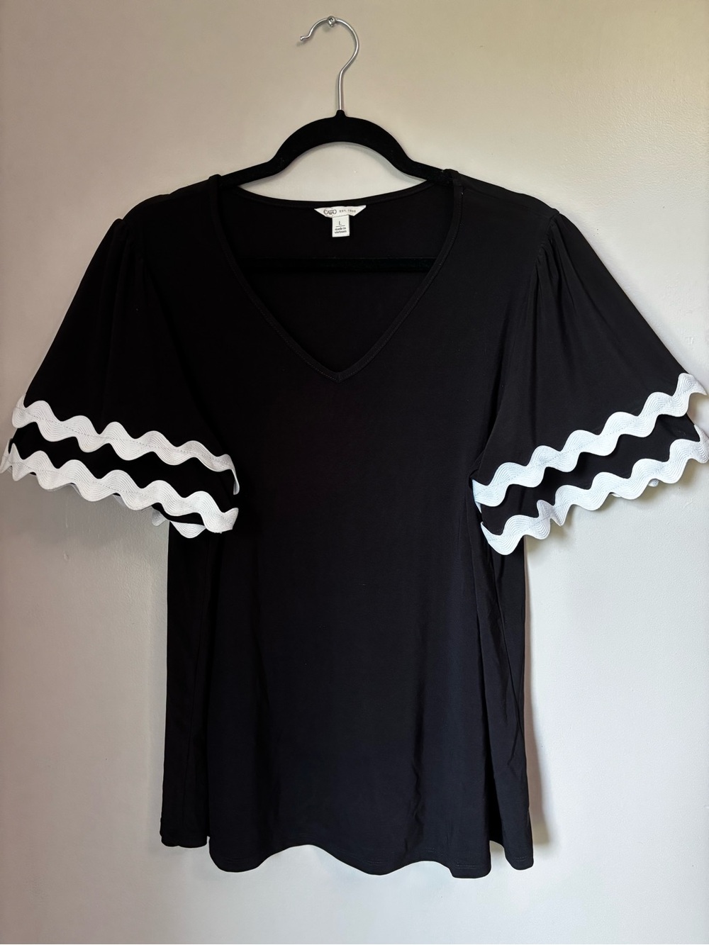 Cato Black V-Neck Short Sleeve Top with White Rickrack Trim